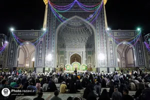حال و هوای حرم مطهر رضوی در شب عید غدیر