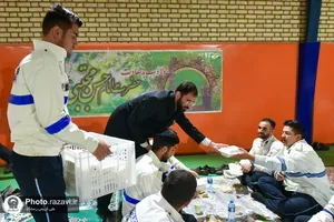 توزیع افطاری حرم مطهر رضوی به کارکنان پلیس راهور مشهد