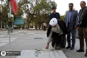 حضور تولیت آستان قدس رضوی در گلزار شهدای مدافع حرم