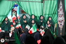 کودکان، پرچمداران کوچک نهضت عاشورا در حرم رضوی