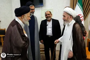 نشست صمیمانه آیت الله العظمی جعفرسبحانی با اساتید و طلاب مدرسه عالی فقاهت عالم آل محمد (ع)