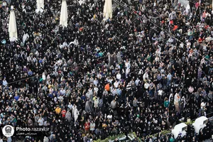 آیین تعویض پرچم گنبد منور رضوی در آستانه ماه محرم