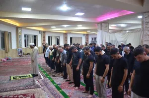 پذیرایی معنوی و اطعام حسینی از زائران اربعین در مرز تمرچین + تصاویر