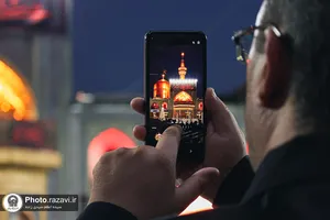 حرم مطهر رضوی در شب عاشورای حسینی