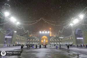 بارش برف شبانگاهی در حرم مطهر رضوی