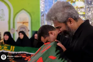 اهدای کتیبه شهادت حضرت زهرا(سلام الله علیها) به حرم مطهر رضوی