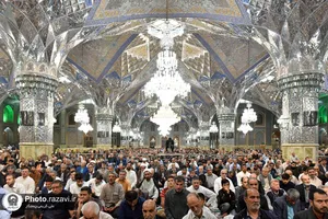 توزیع 8هزار گل متبرک حرم مطهر رضوی