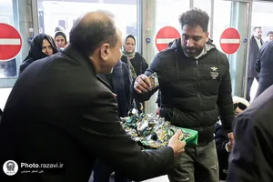 استقبال از زائرین بارگاه منور رضوی در راه آهن مشهد