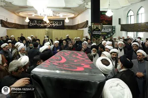 تشییع پیکر همسر آیت الله مرتضوی در حرم مطهر رضوی
