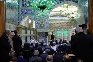 غبارروبی ضریح مطهر امام رضا علیه‌السلام