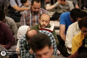 مناجات خوانی سحر&zwnj;گاهی ماه مبارک رمضان در حرم مطهر رضوی