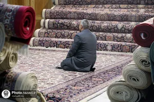 خادمان فرش حرم مطهر رضوی