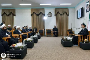 نشست صمیمی آیت الله آملی لاریجانی با طلاب مدرسه عالی فقاهت