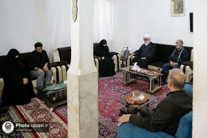 دیدار تولیت آستان قدس رضوی با خانواده شهدای حملات تروریستی رژیم صهیونیستی-2