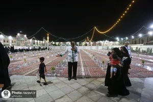 پذیرای از زوار بارگاه منور رضوی در صحن امام حسن مجتبی(علیه&zwnj;السلام)