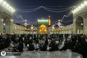 حال و هوای حرم مطهر رضوی در شب ولادت امام حسین(علیه&zwnj;السلام)