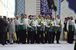 حضور پرشور خادمیاران کرج در نخستین نماز جمعه دهه کرامت/ گزارش تصویری و ویدئویی