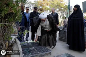 حضور تولیت آستان قدس رضوی در گلزار شهدای مدافع حرم