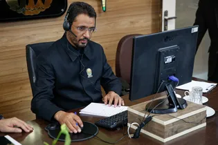 پاسخگویی تلفنی معاون خدمات زائرین آستان قدس رضوی به مخاطبان سامانه ۱۳۸