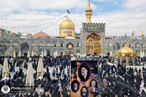 بهت و اندوه زائران حرم مطهر رضوی در لحظه اعلام خبر شهادت رئیس&zwnj;جمهور