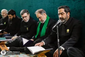 غبارروبی پنجره رواق حضرت معصومه سلام الله علیها