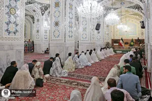 تشرف زوج&zwnj;های جوان دانشگاه امام حسین(علیه&zwnj;السلام) به حرم مطهر رضوی