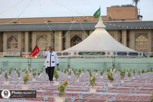 پذیرای از زوار بارگاه منور رضوی در صحن امام حسن مجتبی(علیه&zwnj;السلام)