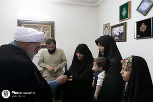 دیدار تولیت آستان قدس رضوی با خانواده سرداران شهید شوشتری و محمدزاده