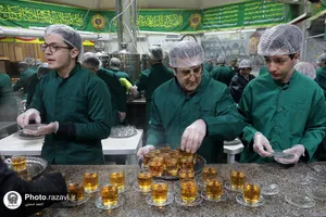حضور جمعی از نخبگان جوان کشور در چایخانه رضوی