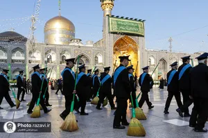 آیین تعویض شیفت دربانان بارگاه منور رضوی