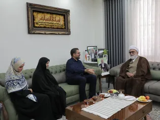 دیدار تولیت آستان قدس رضوی با خانواده شهدای بیت رهبری