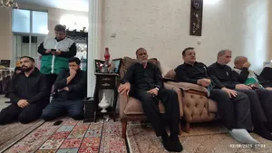 دیدار صمیمانه خادمیاران رضوی با خانواده شهیده فاطمه صالحی به مناسبت هفته خبرنگار/ عکس و فیلم