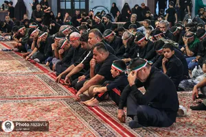 عزاداری سنتی شب دهم محرم در &laquo;حسینیه حرم&raquo;