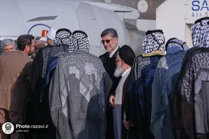 بدرقه شیوخ عشایر عراق در فرودگاه شهید هاشمی&zwnj;نژاد مشهد
