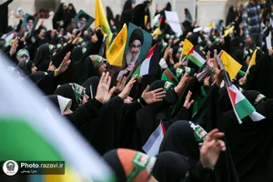 اجتماع دختران دهه هشتادی در حرم مطهر رضوی