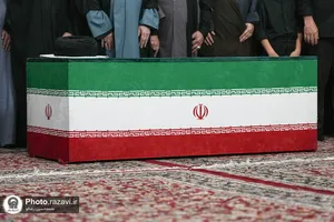 اقامه نماز بر پیکر مطهر رهبر شهید انقلاب در حرم مطهر رضوی-۱