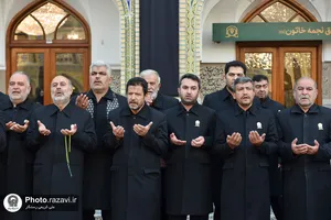 آیین خطبه&zwnj;خوانی خدام بارگاه منور رضوی در نخستین روز خاکسپاری شهید آیت&zwnj;الله رئیسی