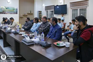 اهدای مدال محمد انصاری به آستان قدس رضوی