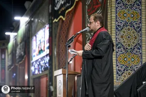 عزاداری زائران عرب زبان در حرم مطهر رضوی