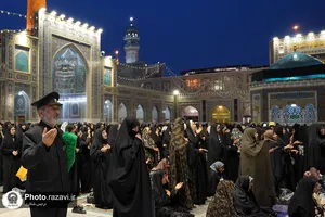 حال و هوای حرم مطهر رضوی در شب شهادت امام صادق علیه&zwnj;السلام