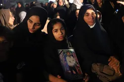 آئین دخیل بر دستان رضا/ بندرعباس در سوگ حادثه شهید رجایی