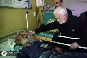 عیادت خدام حرم مطهر رضوی از مجروحین حادثه تروریستی کرمان