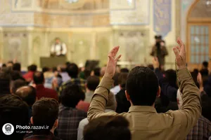مناجات خوانی سحر&zwnj;گاهی ماه مبارک رمضان در حرم مطهر رضوی