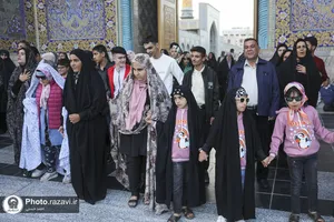 تشرف جمعی از نابینایان به حرم مطهر رضوی