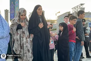 تشرف جمعی از نابینایان به حرم مطهر رضوی