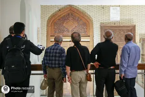 بازدید هنرمندان پیشکسوت از موزه آستان قدس رضوی