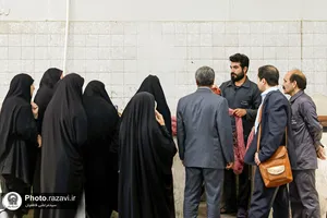 بازدید کارکنان حرم مطهر از شرکت فرش آستان قدس رضوی