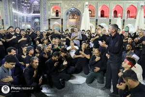 حال و هوای عزاداران حسینی در حرم مطهر رضوی