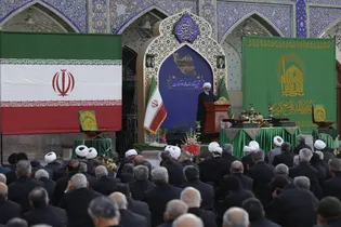 Ramadan war demonstrated power of Velayat-e-Faqih in safeguarding national dignity, unity: Custodian 