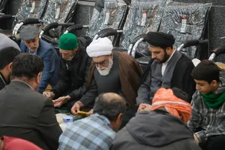 حضور تولیت آستان قدس در مراسم افطار مسجد امام‌ حسین علیه‌السلام